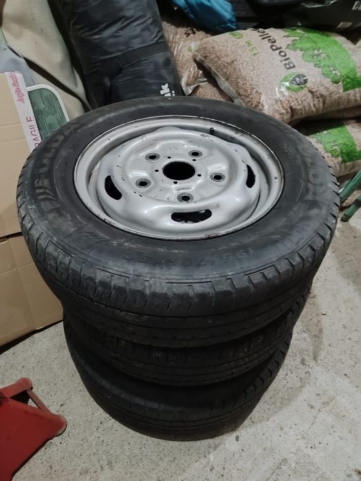 Titlu: Roti Ford Transit 195/70/15C
De vanzare 4 roti Ford Transit ech