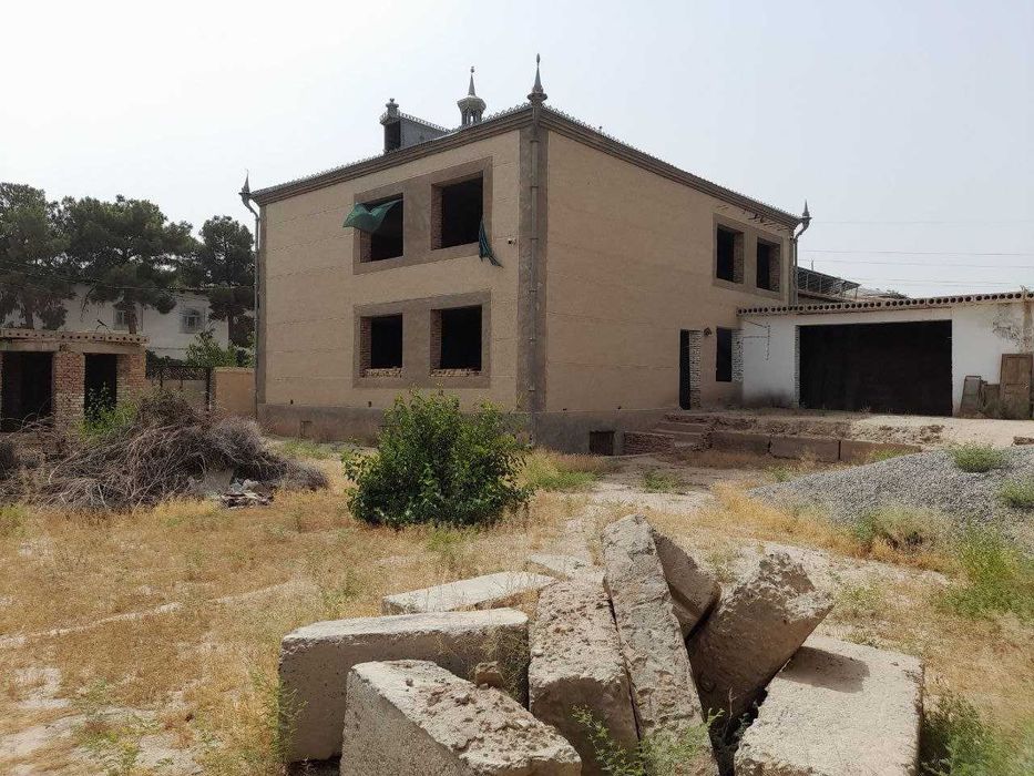 Барча шароитларга эга бўлган ховли уй-жой сотилади.