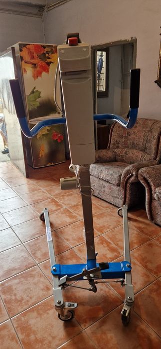 Grua electrica pentru persoane cu dizabilități