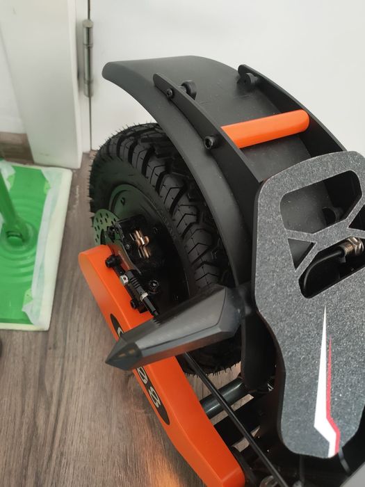 Trotineta electrica doua motoare 2 x 2800W  60V Arwibon GT08