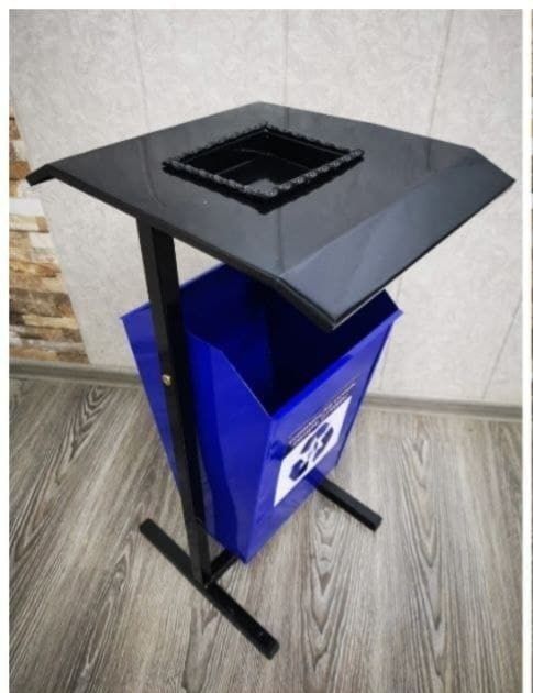 Урна с пепельницей