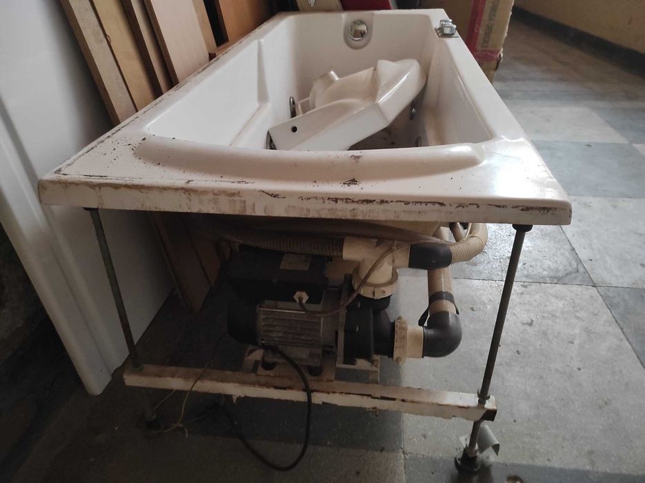 Употребявана вана с джакузи