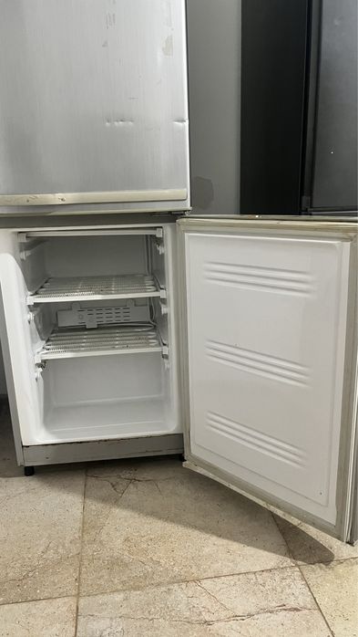 Холодильник Samsung 2006г