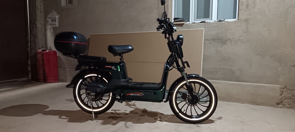 Велоскутир сотилади