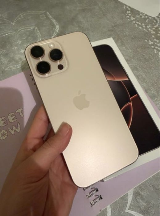 Айфон 16pro max  256гб