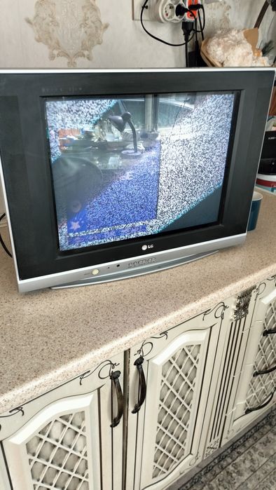 Телевизор LG хорошо работает