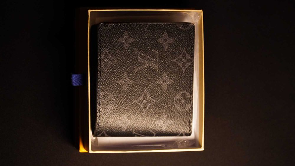 Louis Vuitton портфейл