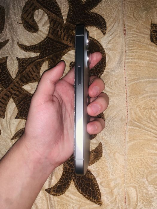 Продаю Iphone 15 pro