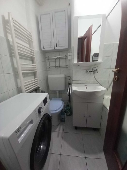 Apartament cu 3 camere de inchiriat