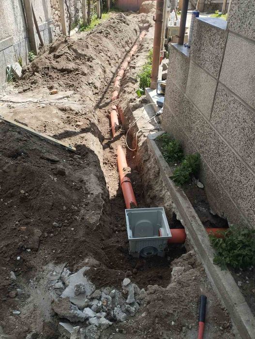 Извършване изкопни услуги с багер и самосвал