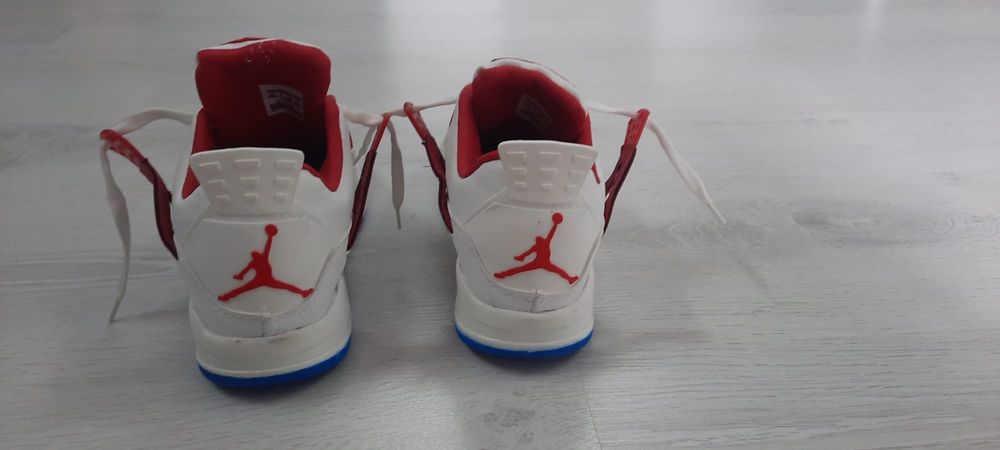 Adidași băieți Jordan