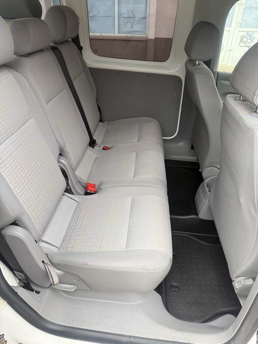 Vand Volkswagen CADDY cu locuri 1.9 tdi motorina