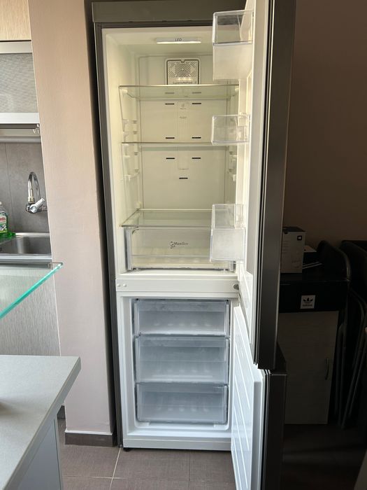 Хладилник Уърлпул голям обем