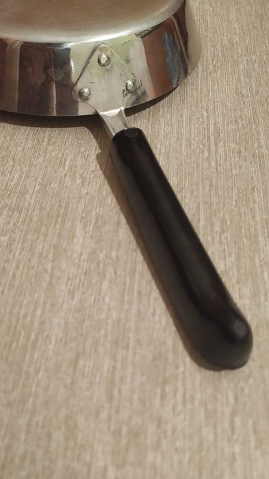 Стар алуминиев тиган от Соца