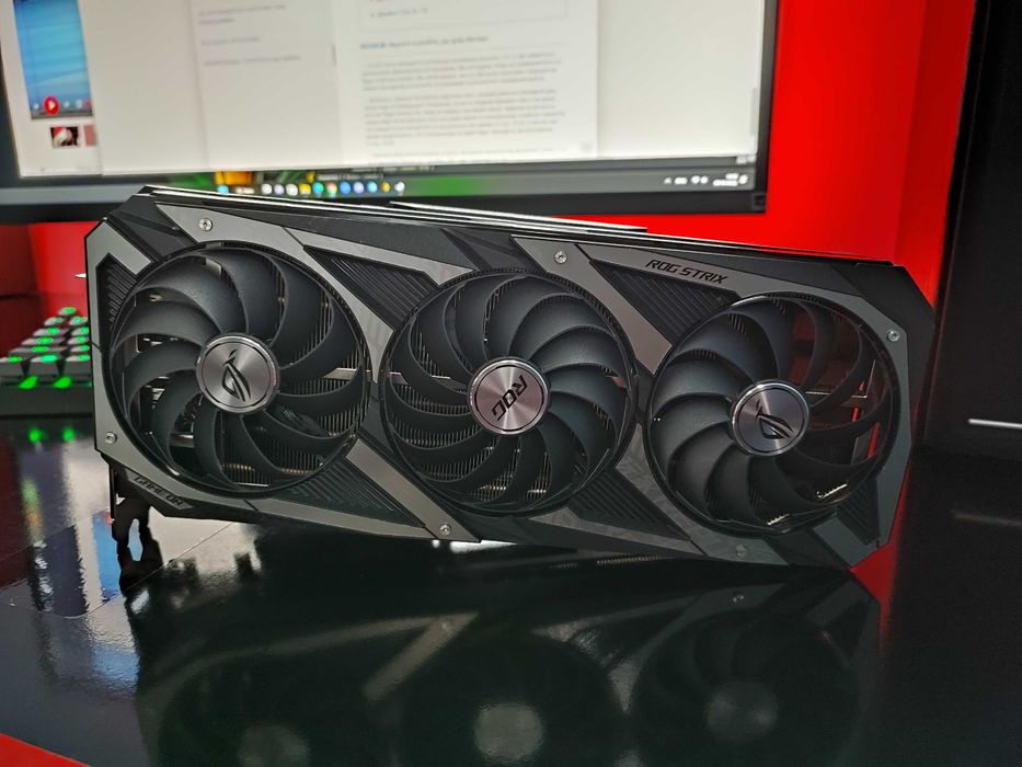 Продаётся ROG STRIX RTX3080 OC 12GB GAMING + водоблок