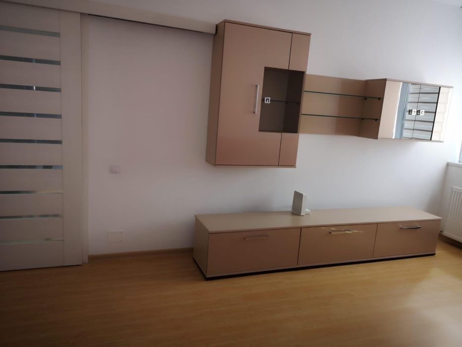 Închiriez apartament în Bună Ziua
