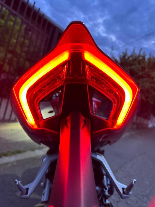 Ducati Streetfighter V2 Rosu - 2023 - 6770 km
