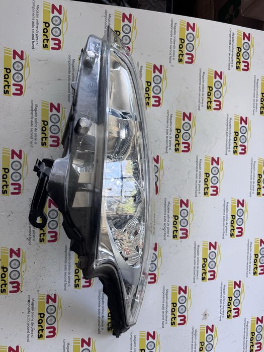 Far stanga Peugeot 208 cu lupa si LED 2012-2019