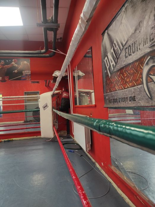 Зала за бокс под наем , подходяща и за други спортове ( спортна зала )