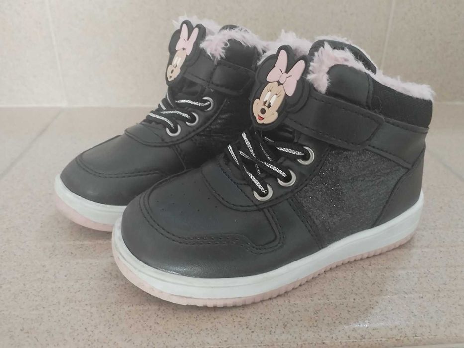 Обувки за момиче 23, 24 и 25 размер