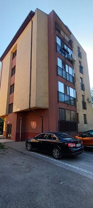 Persoana fizica inchiriez apartament doua camere decomandat,zona canta