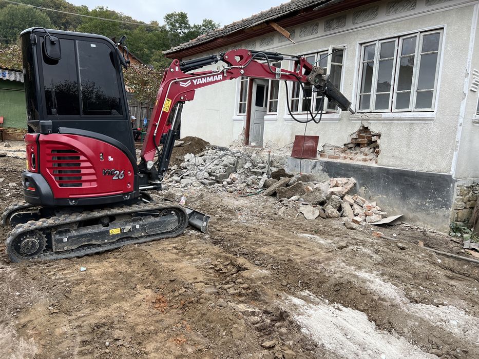 Miniexcavator de închiriat si basculabila cu macara