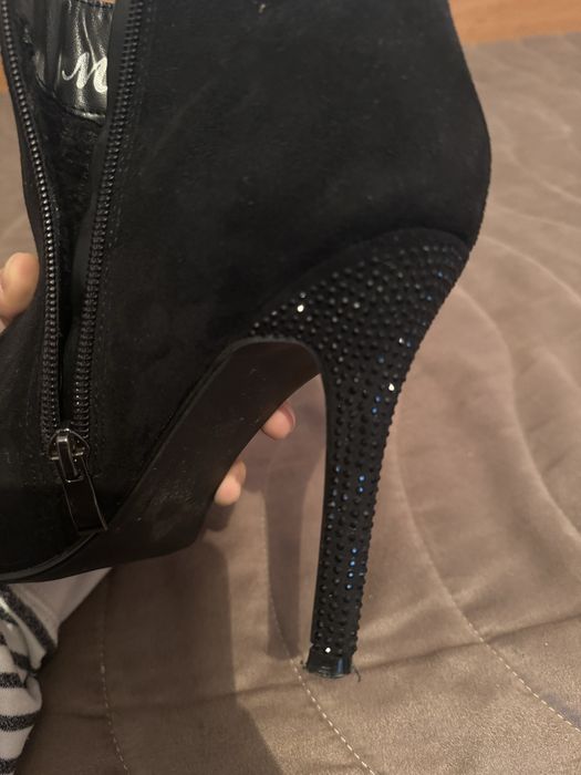 Дамски боти с тънък ток