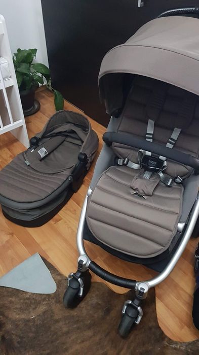 Carucior 3 în 1 Britax