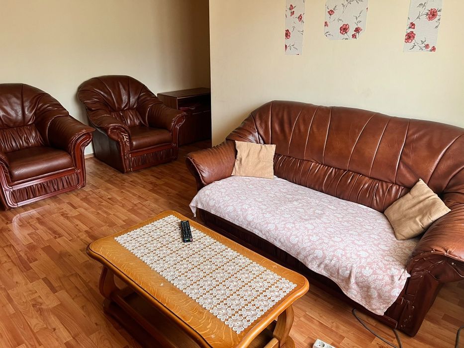 Închiriez apartament et 2