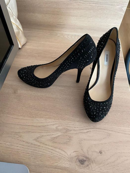 Pantofi de dama Guess