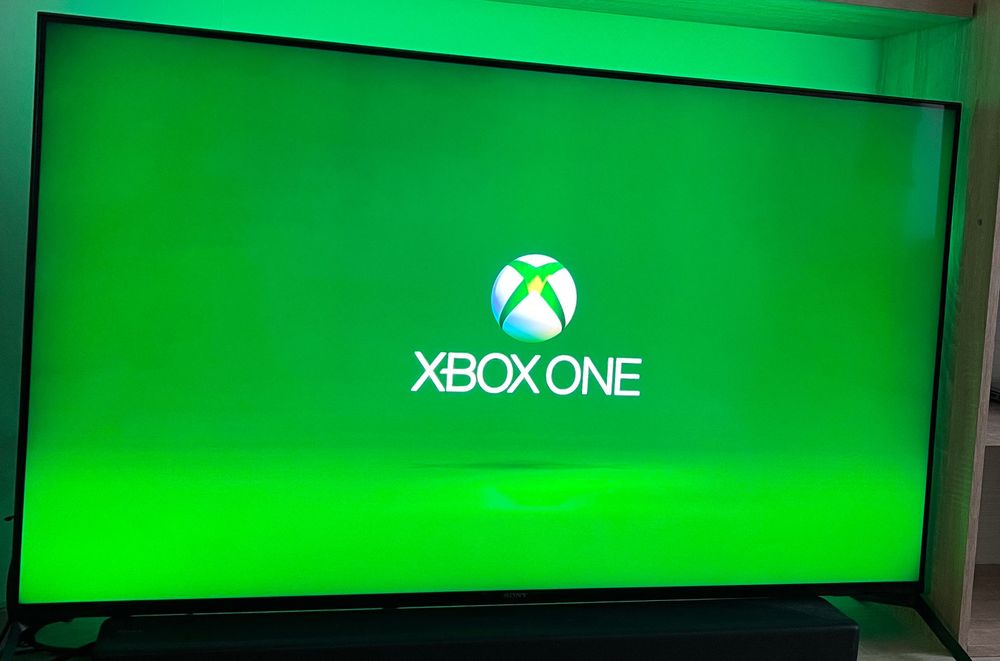 Xbox One X varianta albă