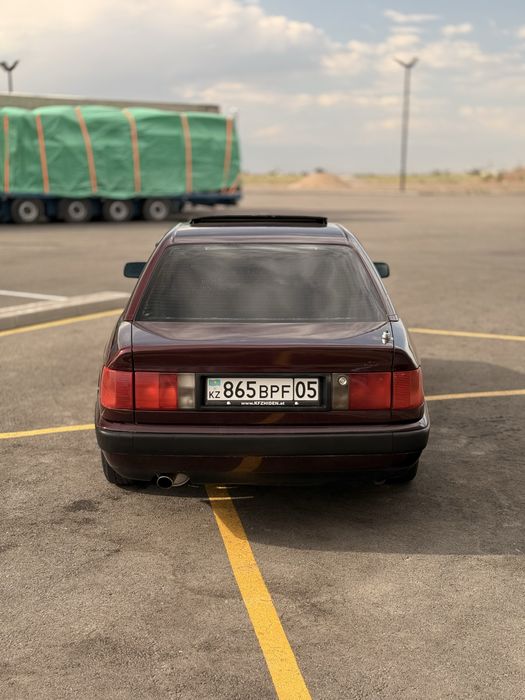 Audi c4 год 1992