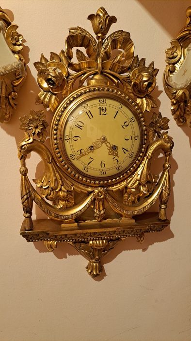 Ceas cu pendul de perete vechi