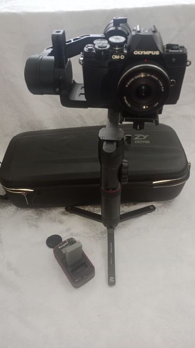 Видеокамера.  OLYMPUS OM-D