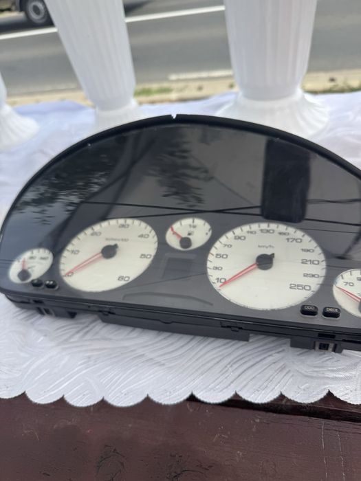 Ceasuri bord pugeot 607