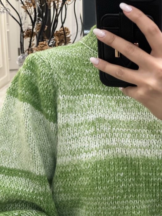 Хорошая вязанная кофточка