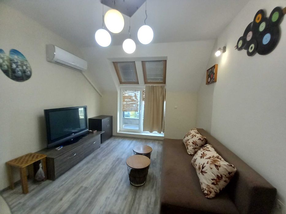 Дава се под наем Двустаен апартамент в Бургас, Лазур - 56 кв.м за 459 € - Снимка #4