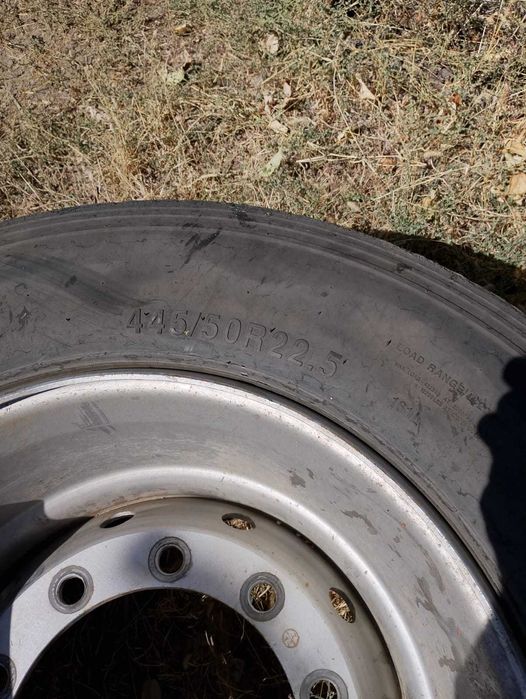 Шина  для грузовых автомобилей