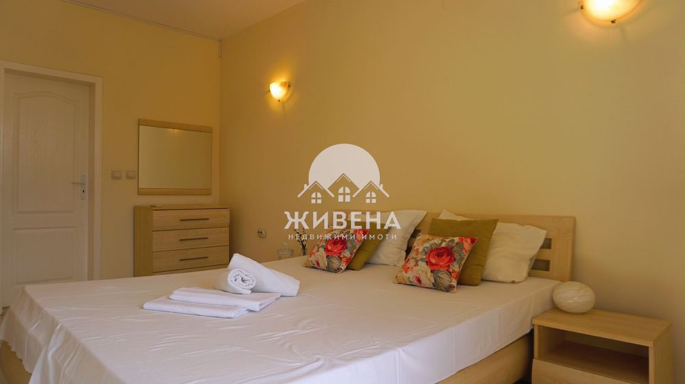 Продава къща с басейн в с.Соколово, обл. Добрич