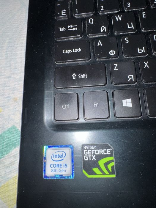 Acer aspire A715