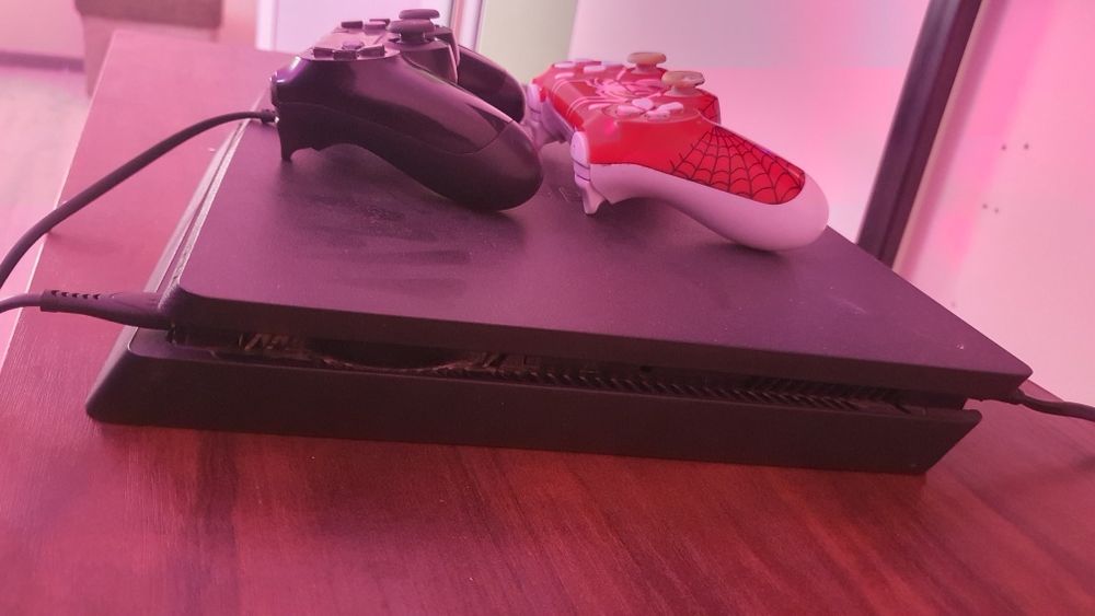Playstation 4slim