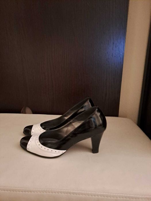 pantofi lac marimea 38