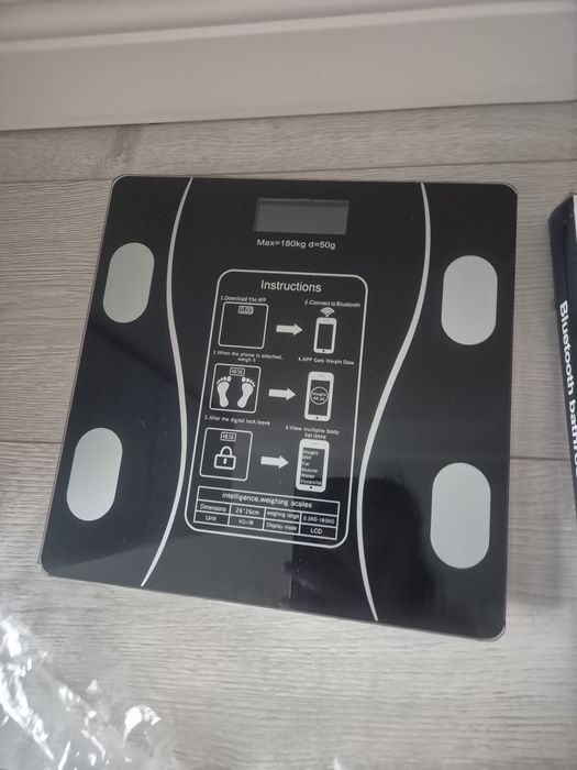 Весы, новые в упаковке