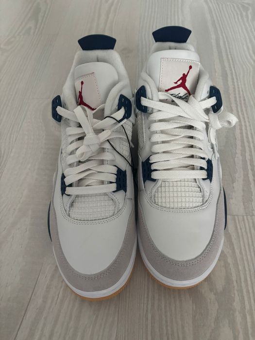 Vand  Nike SB x Air Jordan 4 Retro