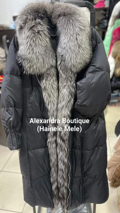 Geaca umpluta cu puf de gasca accesorizata cu blana naturala de vulpe