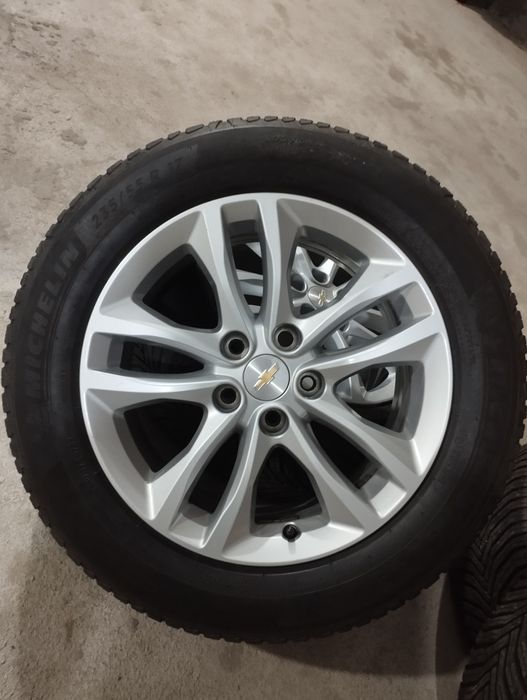 Michelin Cross Climate 235/55 R17