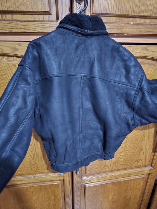 Cojocul piele naturala MOSCHINO