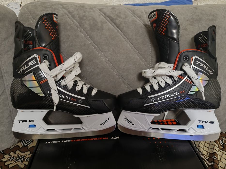 Хоккейные коньки