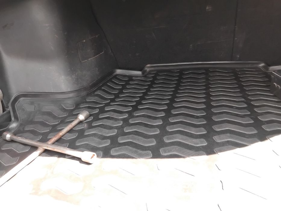 Mitsubishi Carisma продаётся