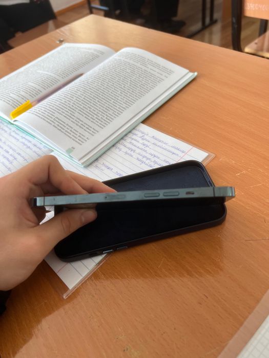 Продам айфон 12про макс